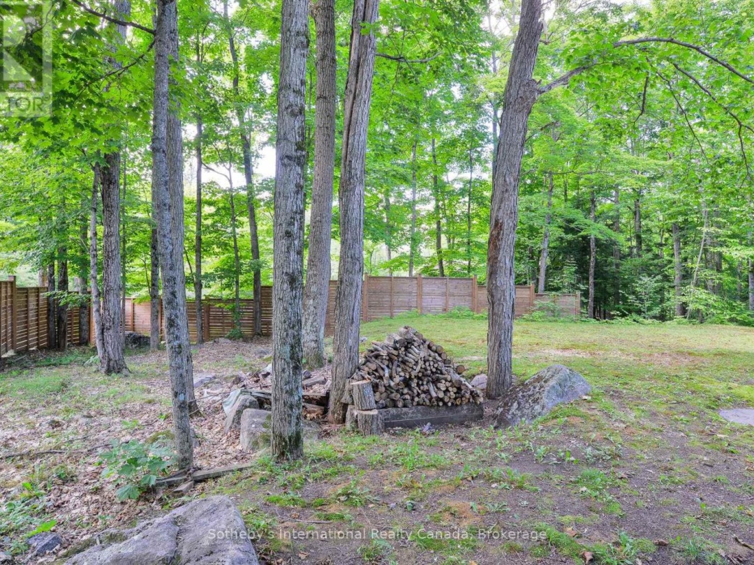 1062 BRADLEY ROAD, Lake Muskoka