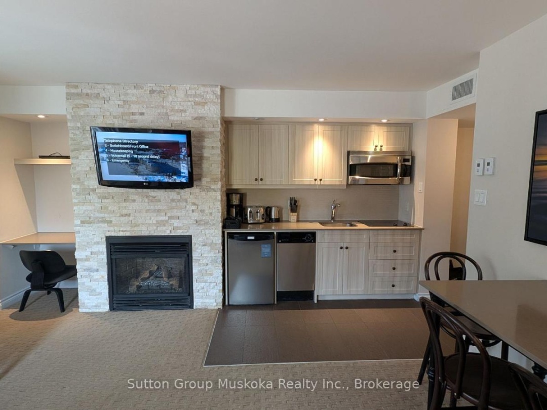 52-207 - 1235 DEERHURST DRIVE, Peninsula Lake