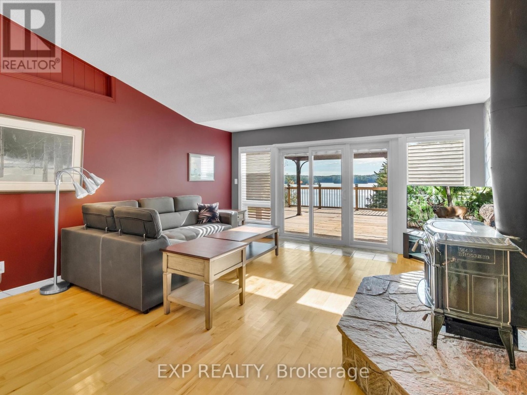 91 TOLPTS ROAD, Blackstone Lake