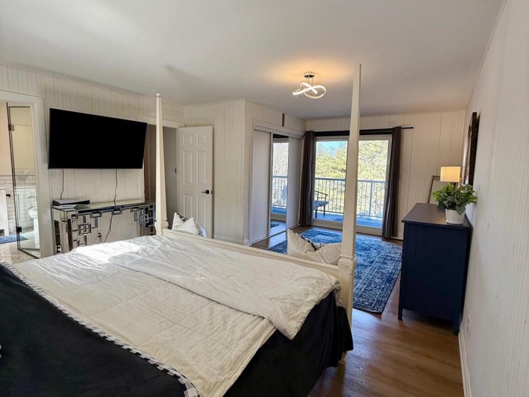 336 CLEAR LAKE ROAD, Seguin