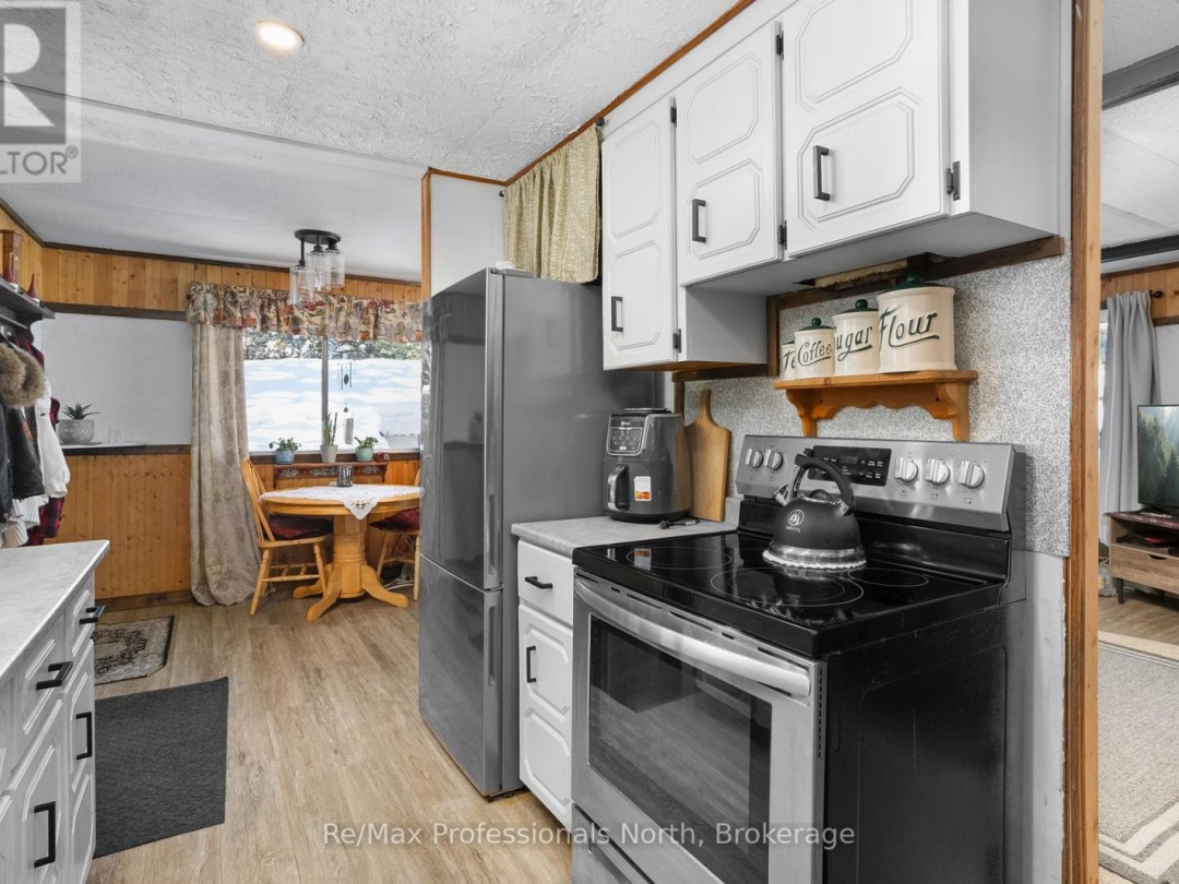 1465 FALKENBURG ROAD, Muskoka Lakes (Monck (Muskoka Lakes))