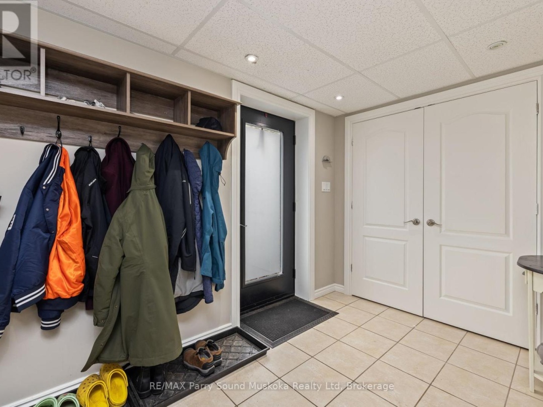 11 BRENDA AVENUE, Parry Sound