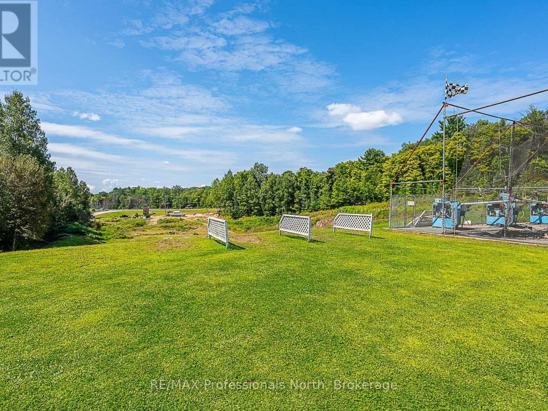 1063 RAVINE ROAD, Minden Hills (Lutterworth)