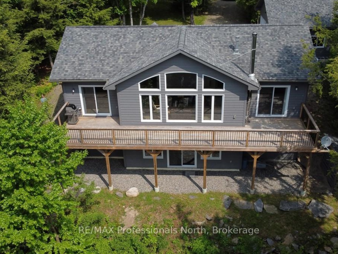 5997 KENNISIS LAKE ROAD, Kennisis Lake