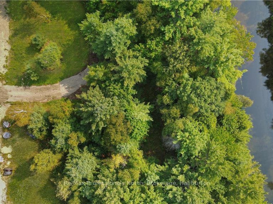 1071 HAWK VALLEY ROAD, Kennisis River