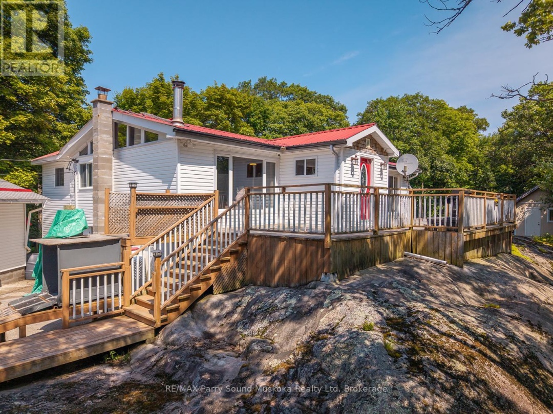 124 PINEWOOD ROAD, 