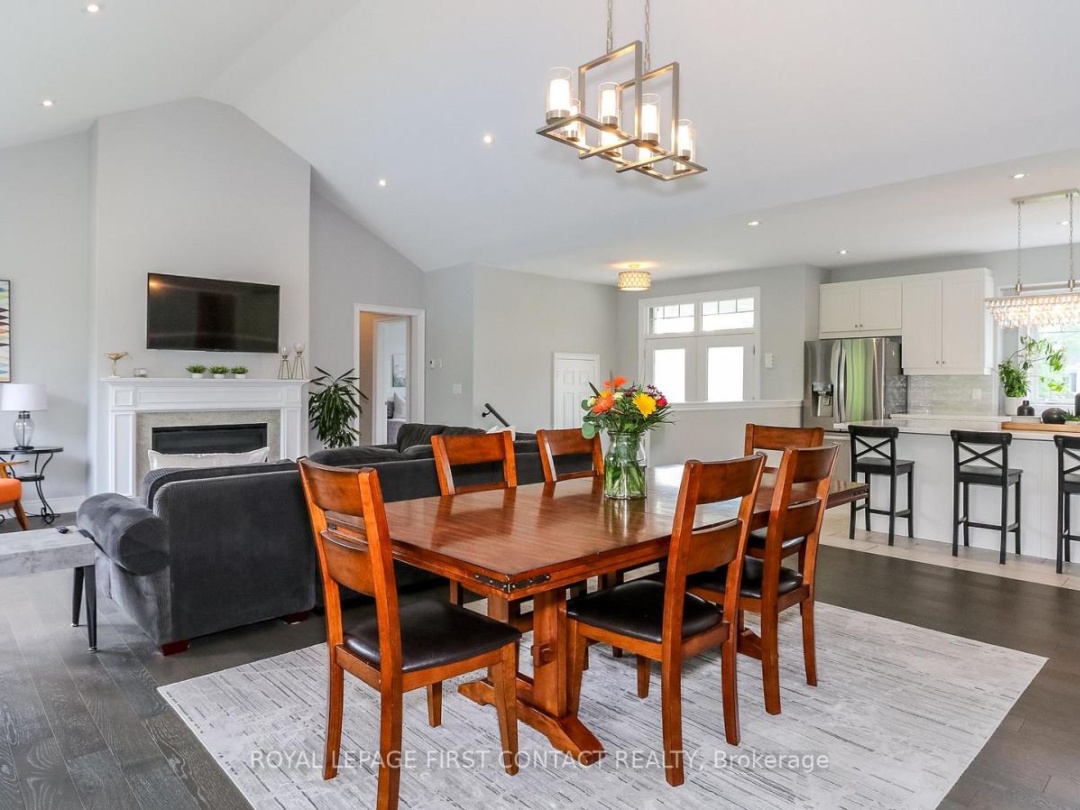 2066 ELANA DRIVE, Severn (Marchmont)