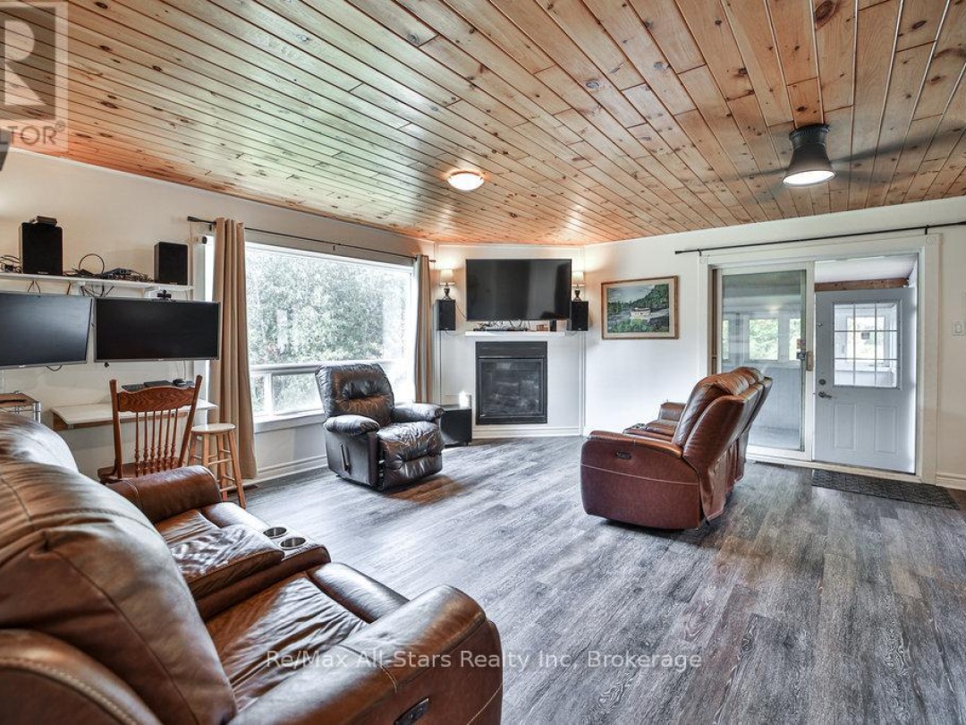 410 Etwell Road, Huntsville (Stisted)