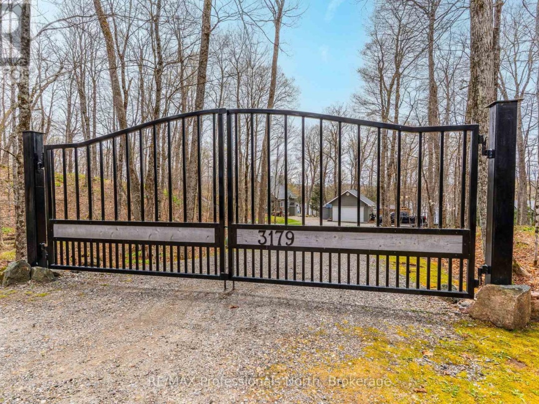3179 TRAPPERS TRAIL, Miskwabi Lake