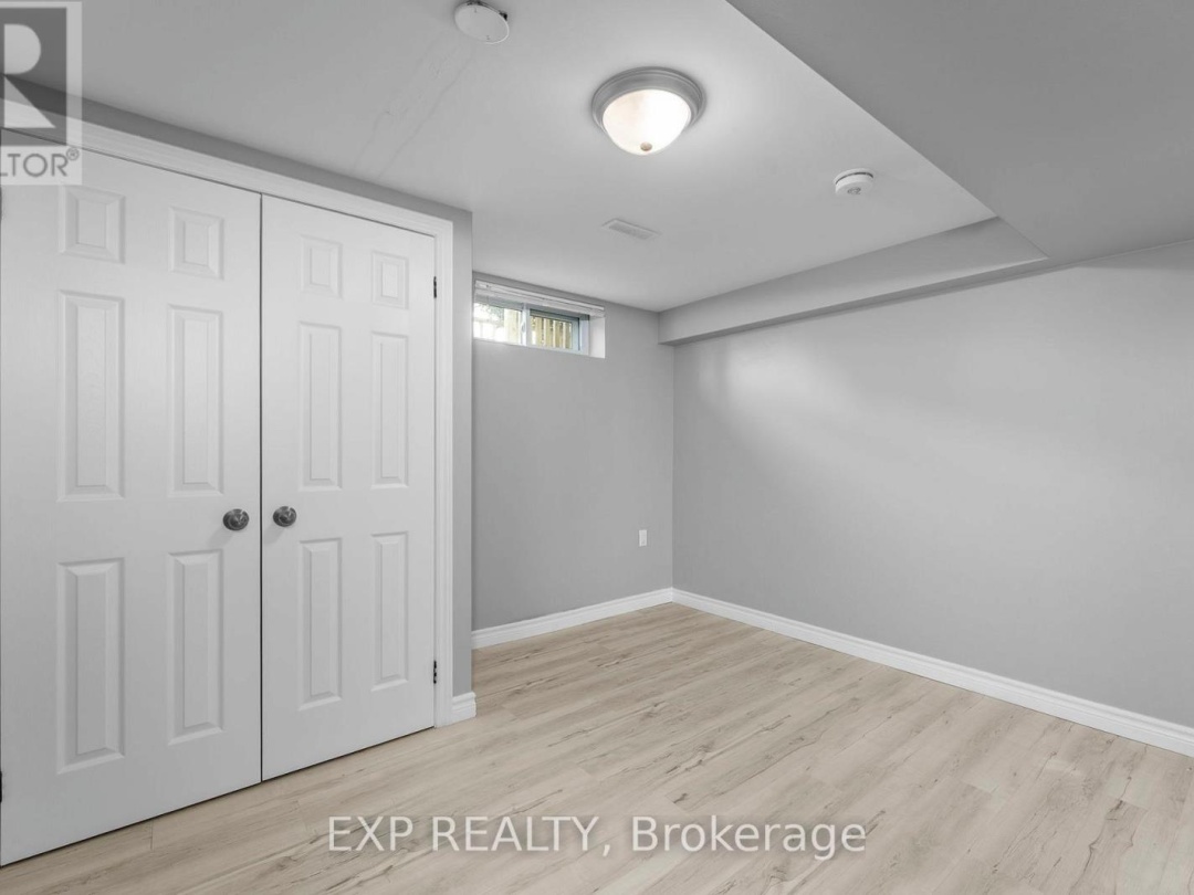 143 WESTMOUNT DRIVE N, 