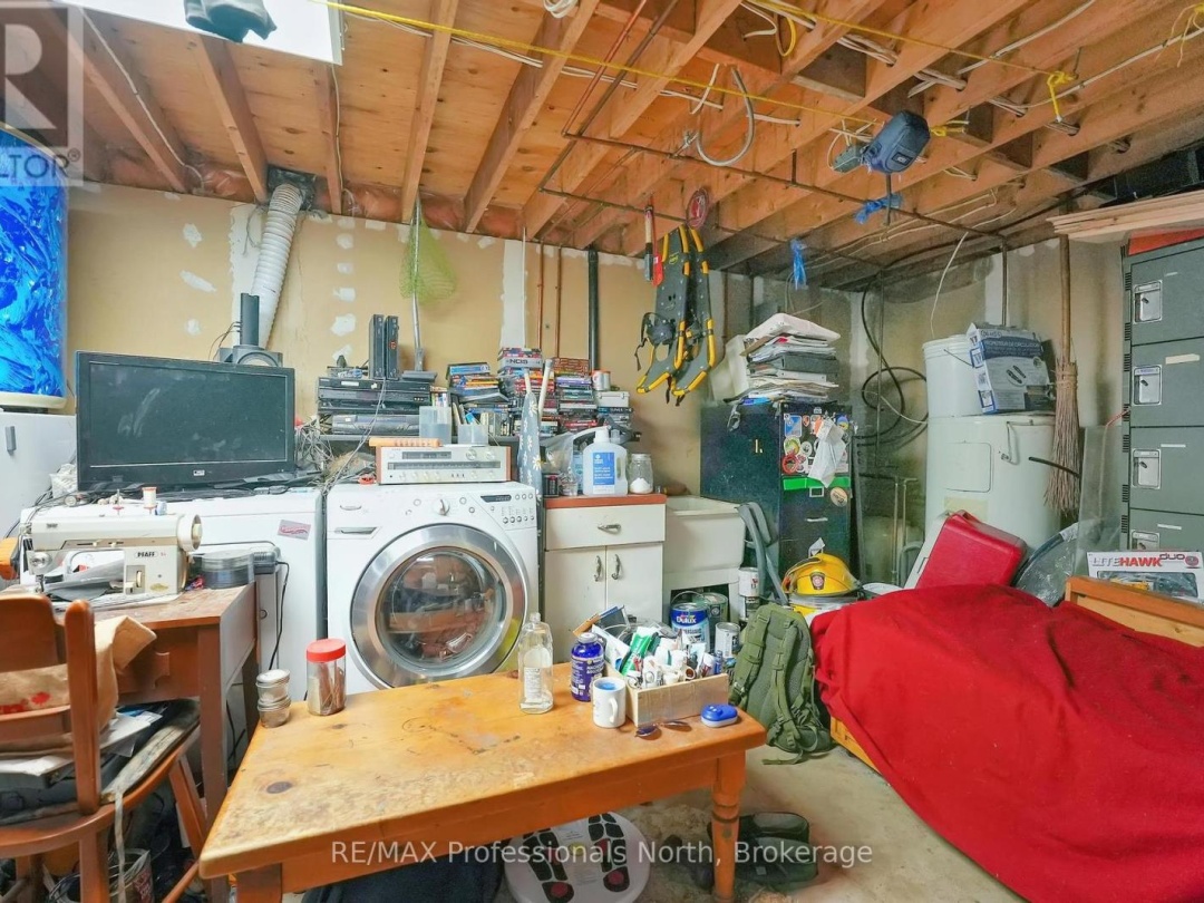 1021 MILLWOODS ROAD, 
