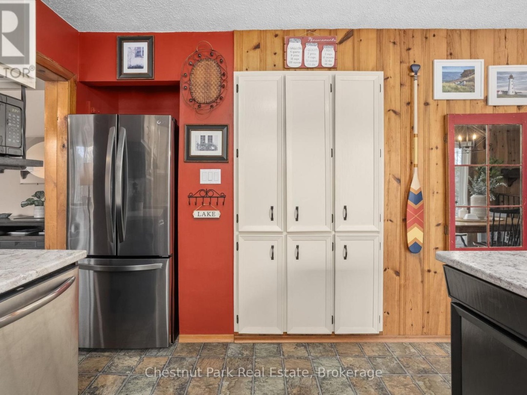527 HARP LAKE ROAD, Harp Lake