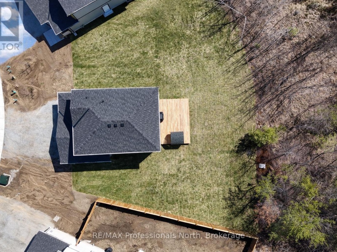 33 WHITEHORN PARK ROAD W, Bracebridge (Macaulay)