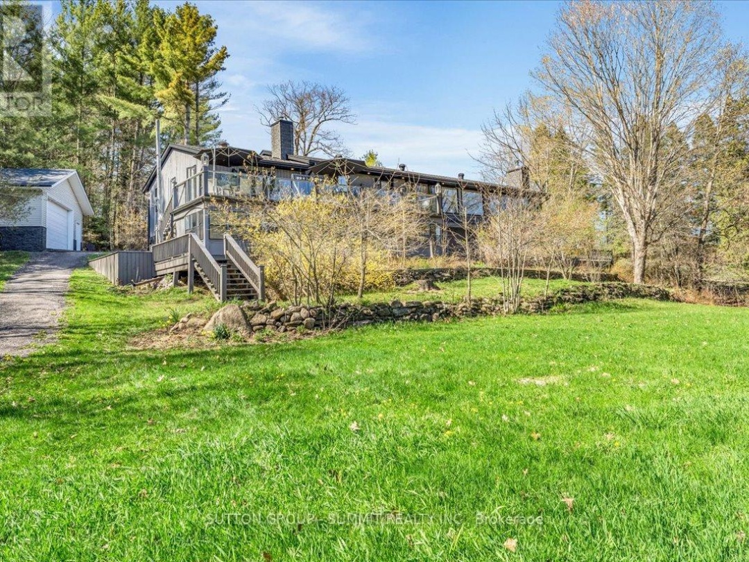 1 WINDY LANE, Portage Lake