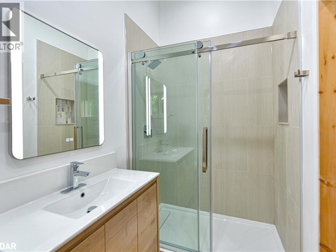 274 MISSISSAGA Street W, 