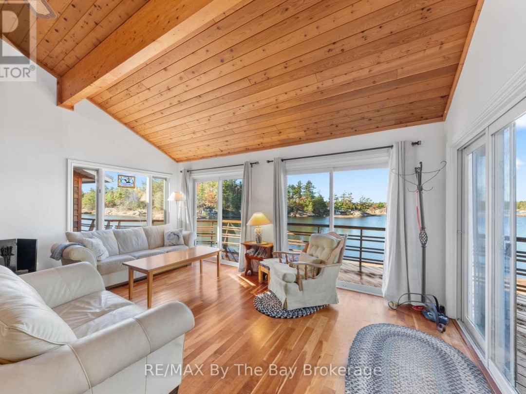2 ISLAND 2890, Georgian Bay