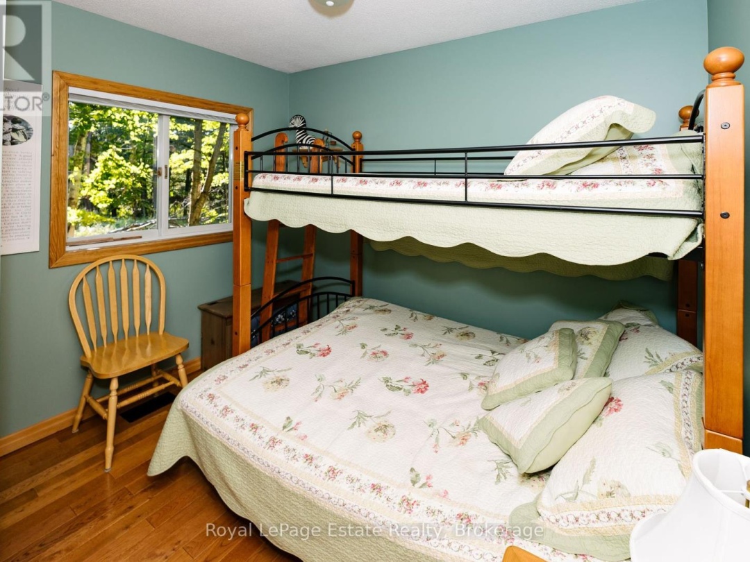 1157 BETWEEN LAKES TRAIL, 