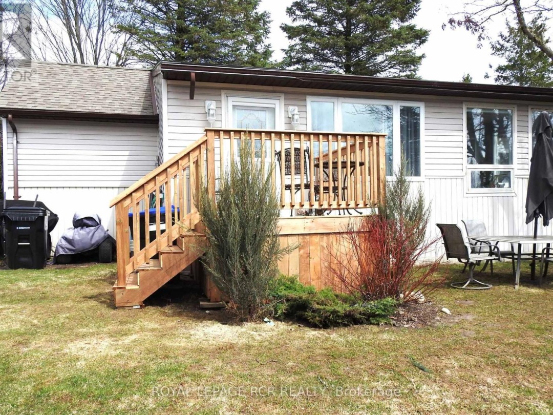 8 CLAREMONT CRESCENT, Oro-Medonte
