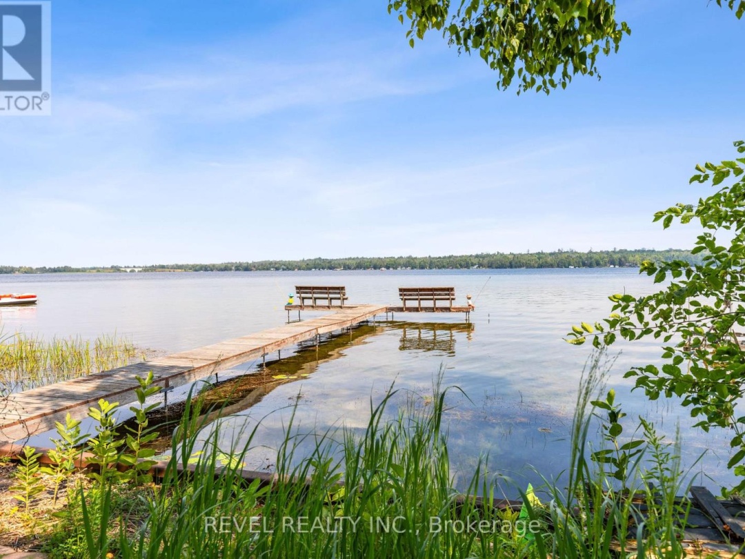 126 PINEWOOD BOULEVARD, Canal Lake
