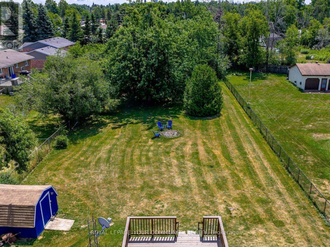 347 LAKELAND CRESCENT, 