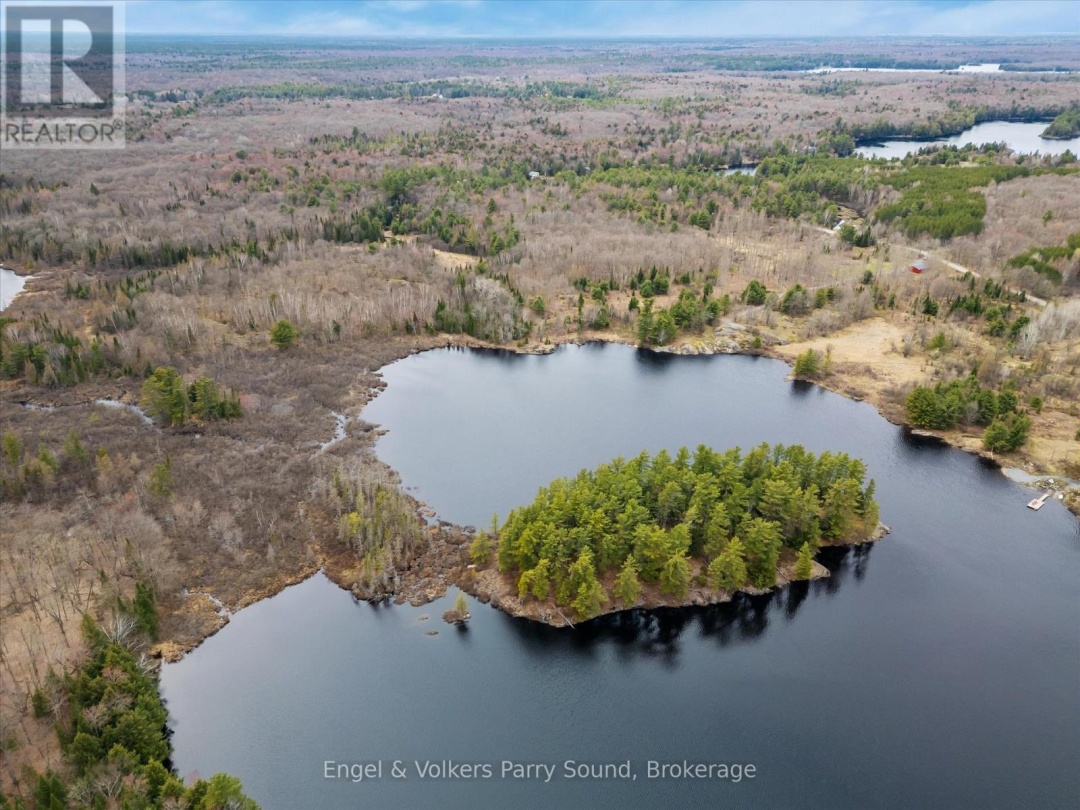 185 LOCH ERNE ROAD, Vowel Lake