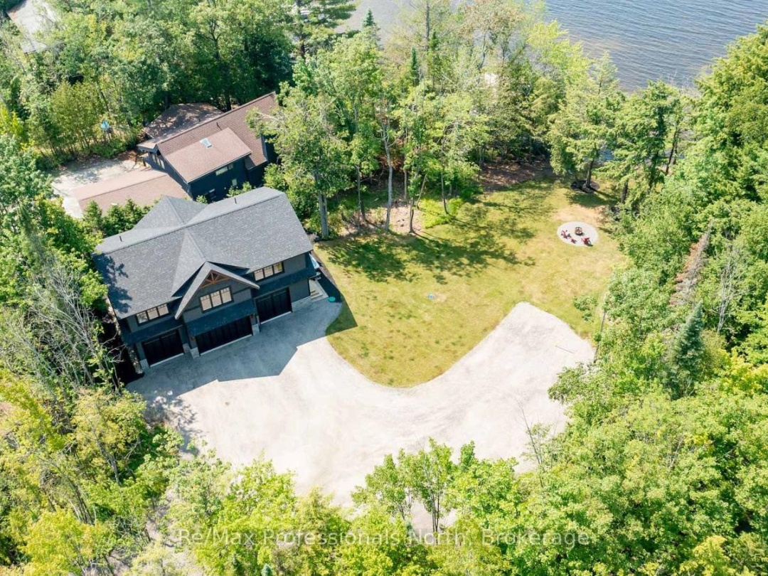 1054 BRYDONS BAY ROAD, Lake Muskoka