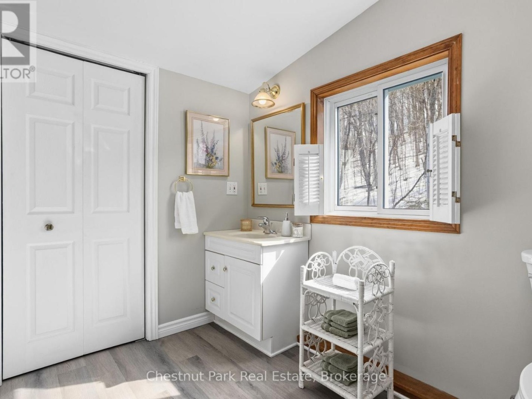 527 HARP LAKE ROAD, Harp Lake