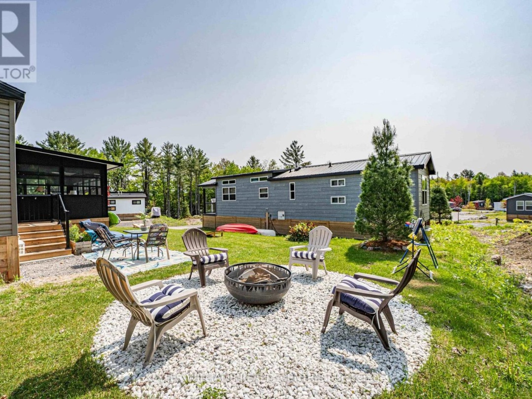 #38 LAKERIDGE - 1047 BONNIE LAKE CAMP ROAD, Bracebridge (Macaulay)