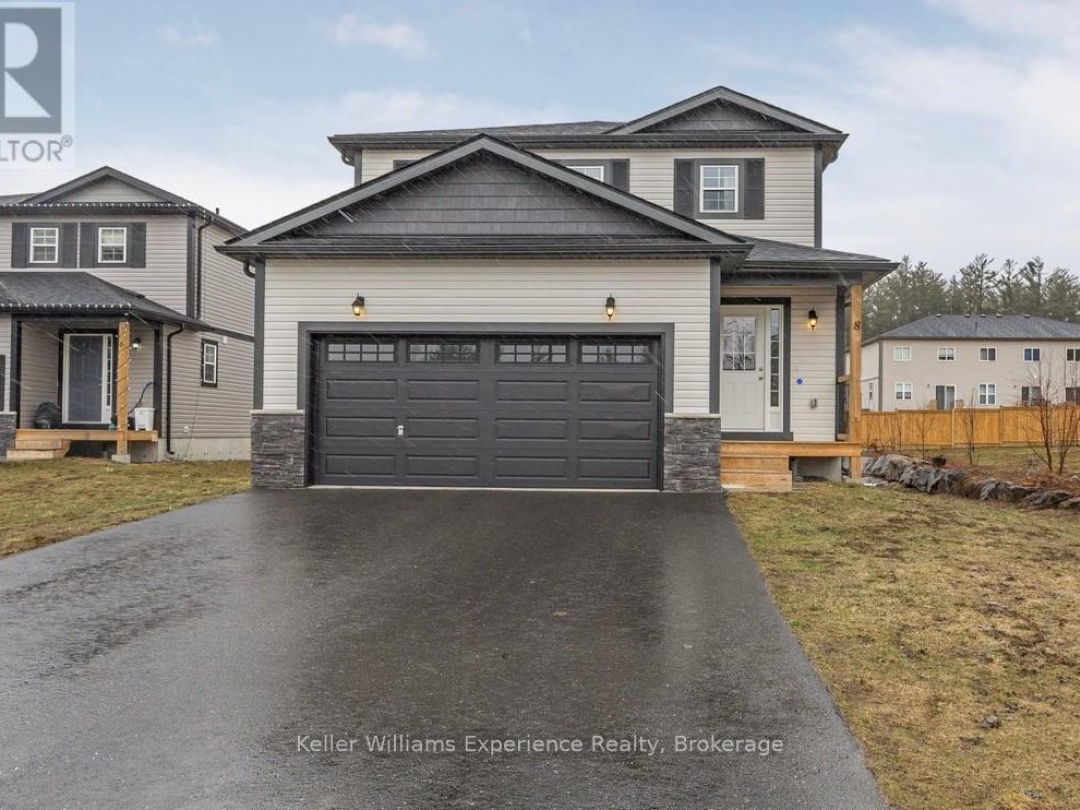 8 QUINN FOREST DRIVE, Bracebridge (Macaulay)