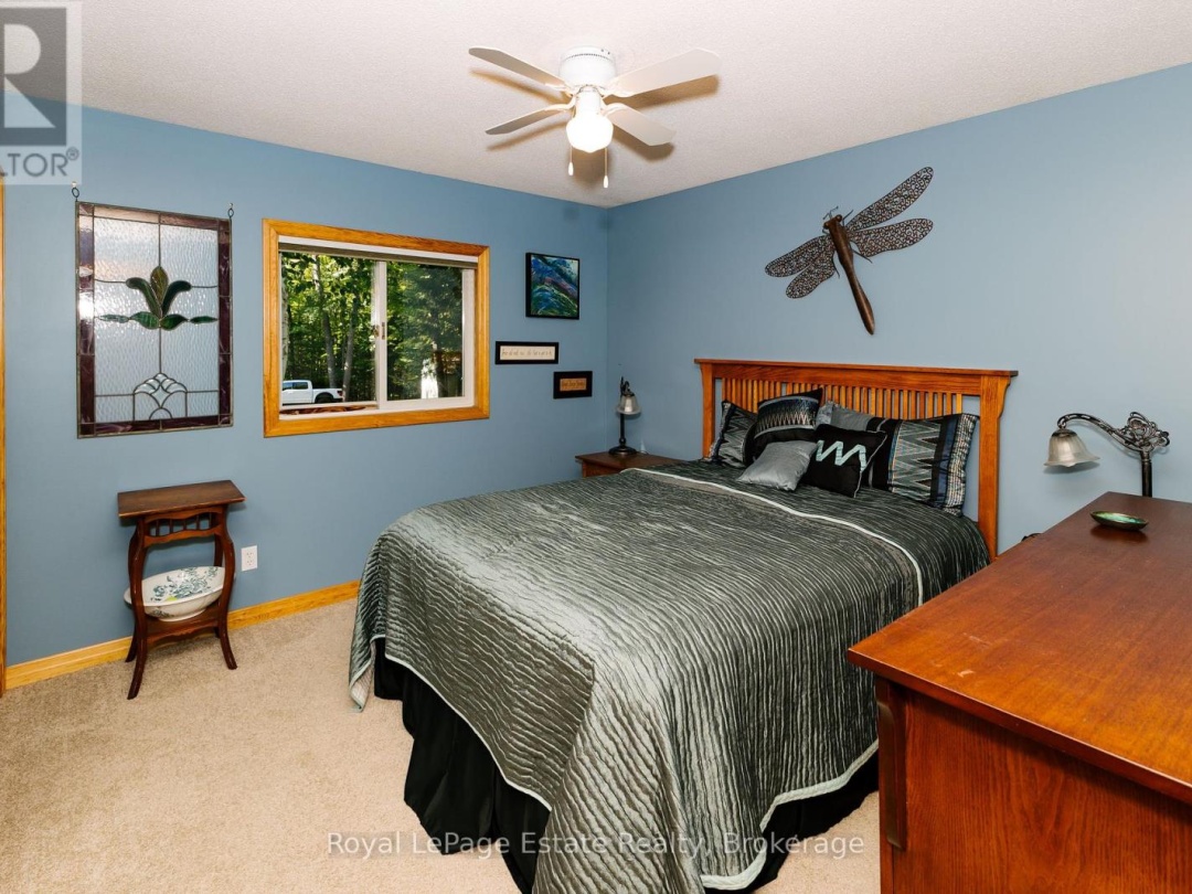 1157 BETWEEN LAKES TRAIL, 