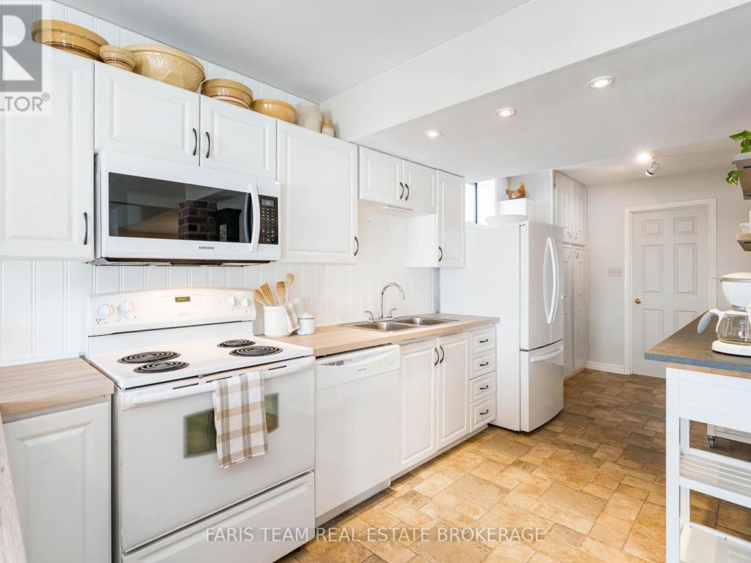 238 ROBINS POINT ROAD, Georgian Bay