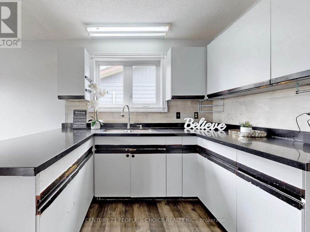 156 MAIN STREET W, 