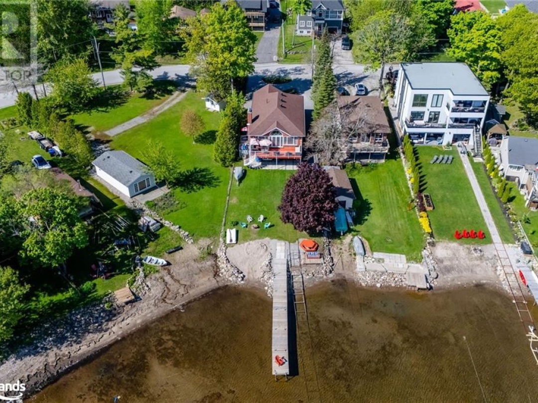 216 Robins Point Road, Georgian Bay