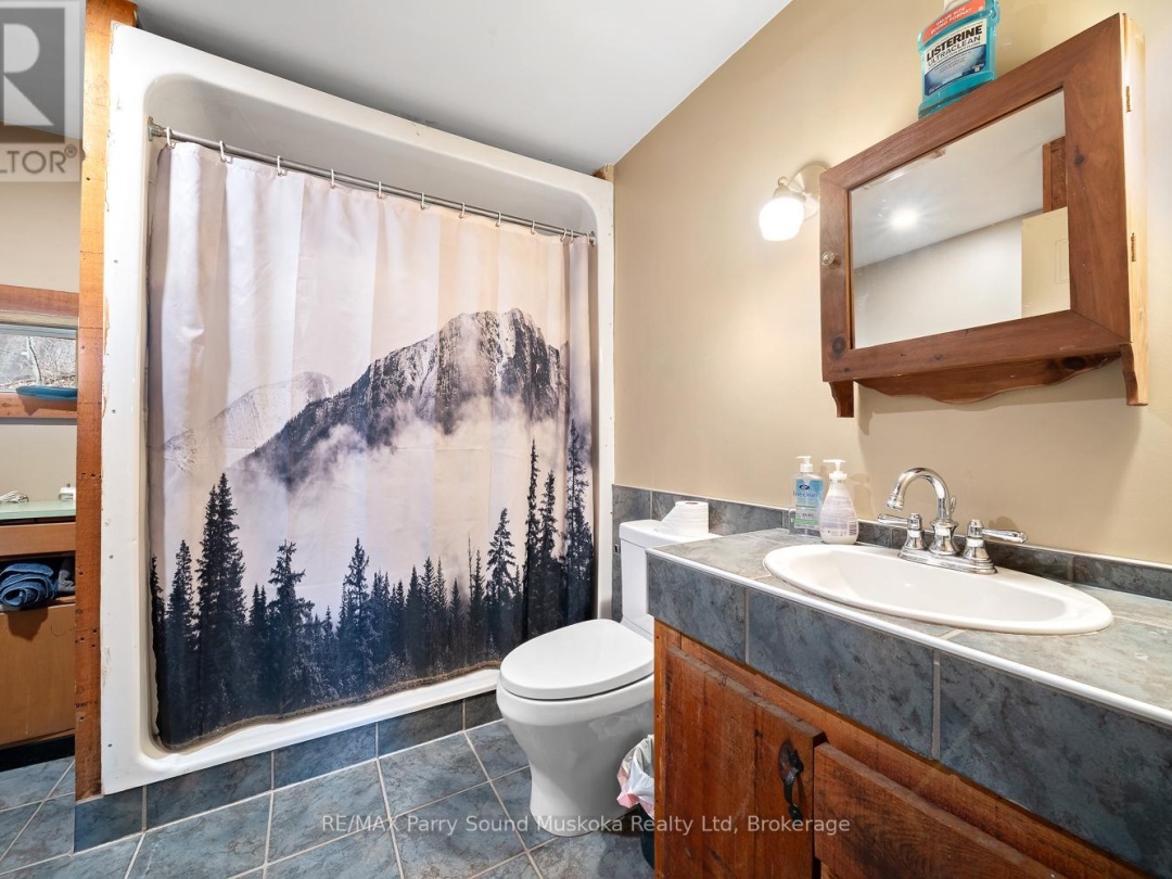 92 BLUE LAKE ROAD, Murdock Lake