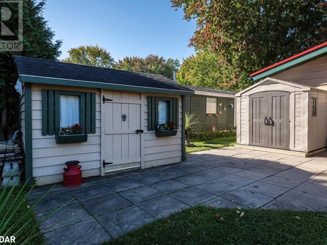 67 Lake Avenue, Lake Simcoe