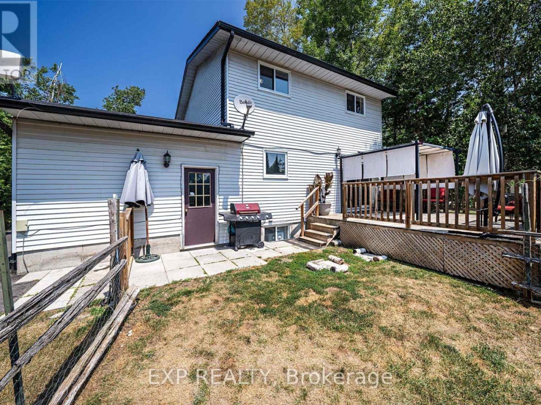 8 PINEWOOD BOULEVARD, 