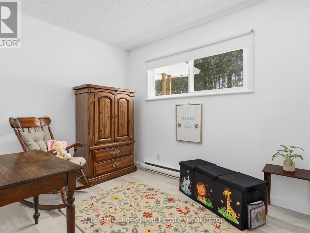 527 HARP LAKE ROAD, Harp Lake