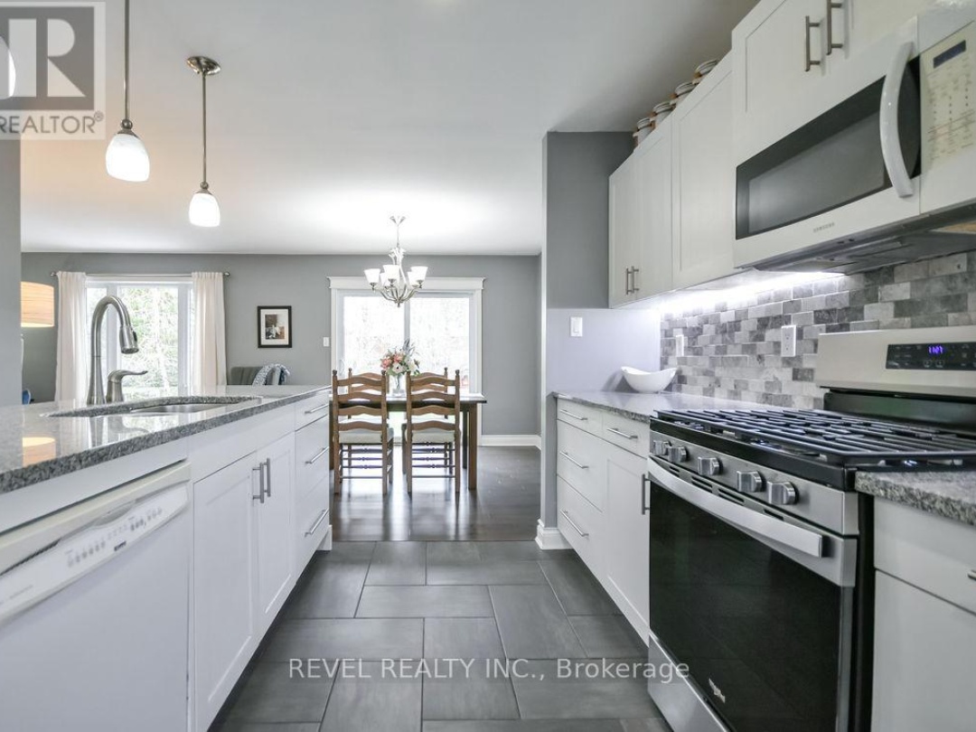 16 SUMAC CRESCENT, Oro-Medonte (Sugarbush)
