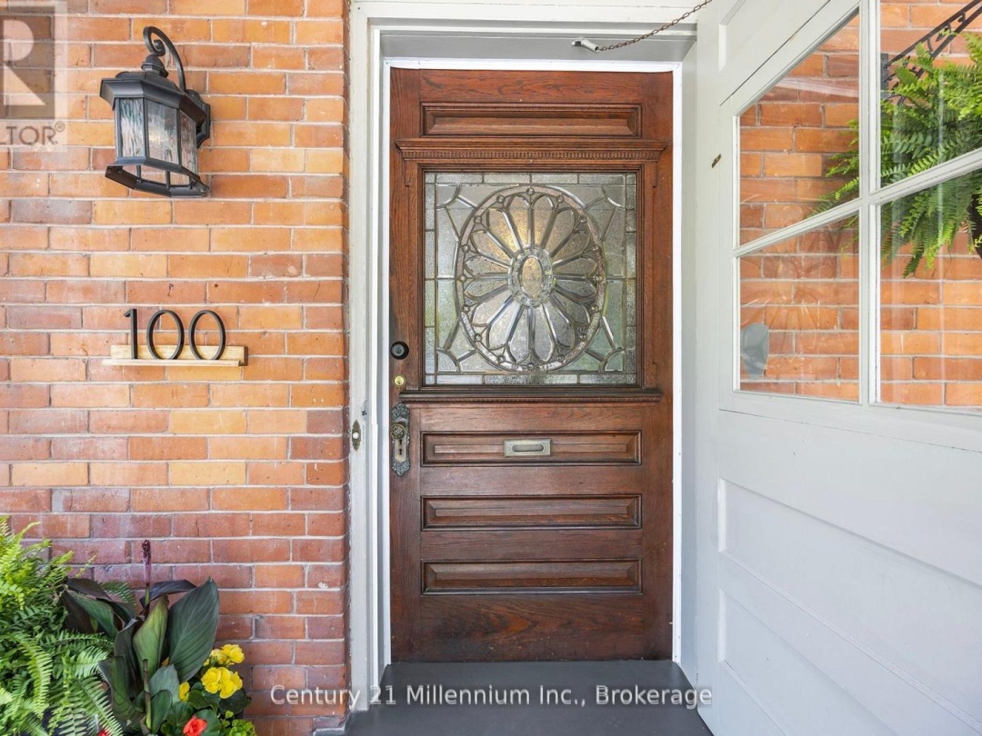 100 MATCHEDASH STREET N, 