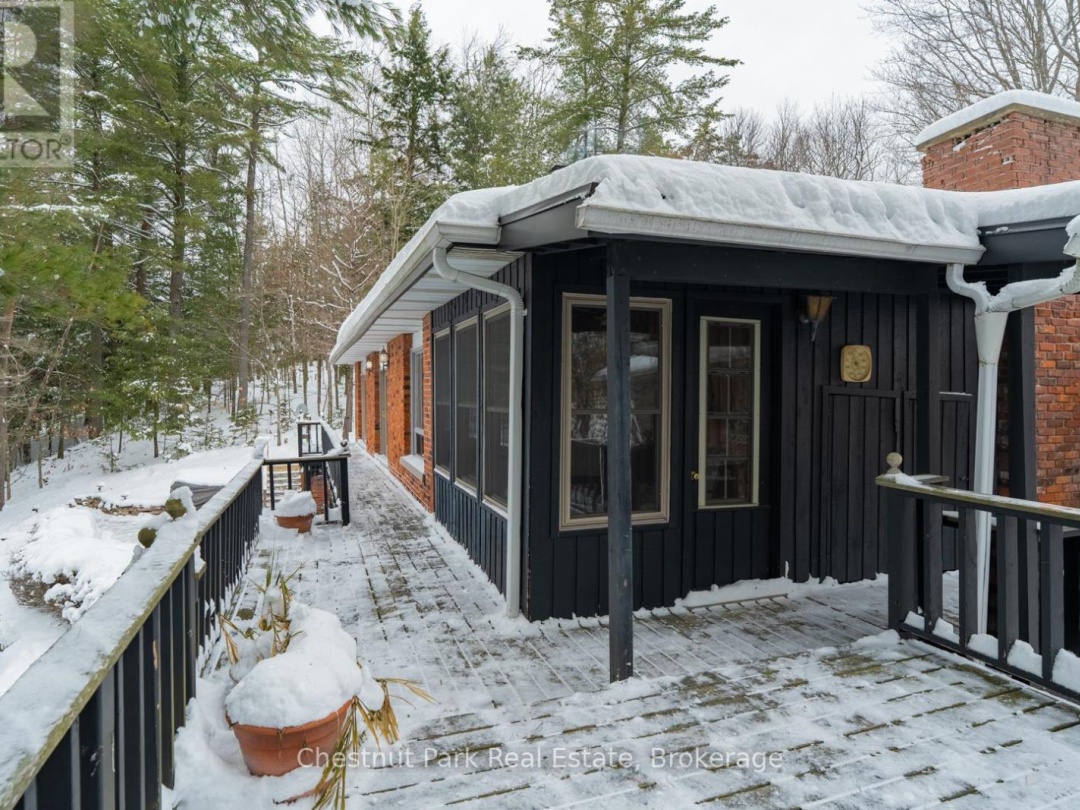 652 NORTH WASEOSA LAKE ROAD, 