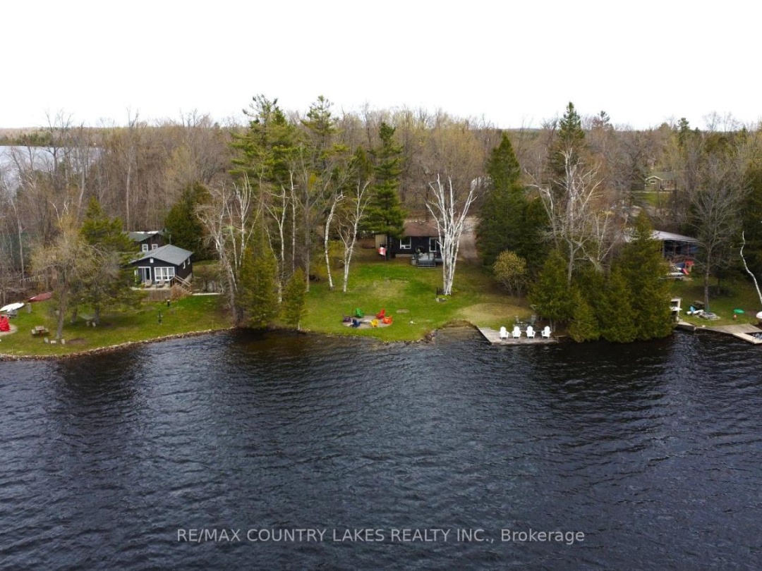 31 HILLCREST AVENUE, Mitchell Lake