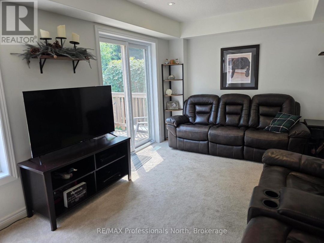 8 SPALDING CRESCENT, Huntsville (Chaffey)