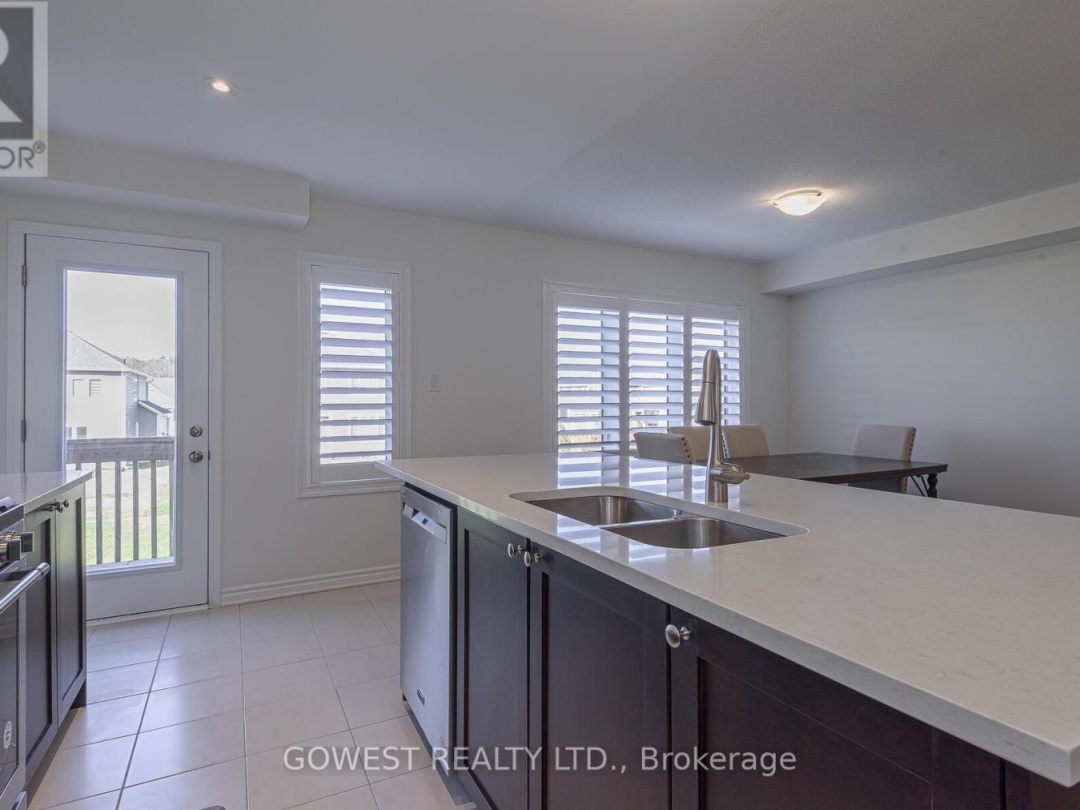 45 STOTHER CRESCENT, Bracebridge (Macaulay)