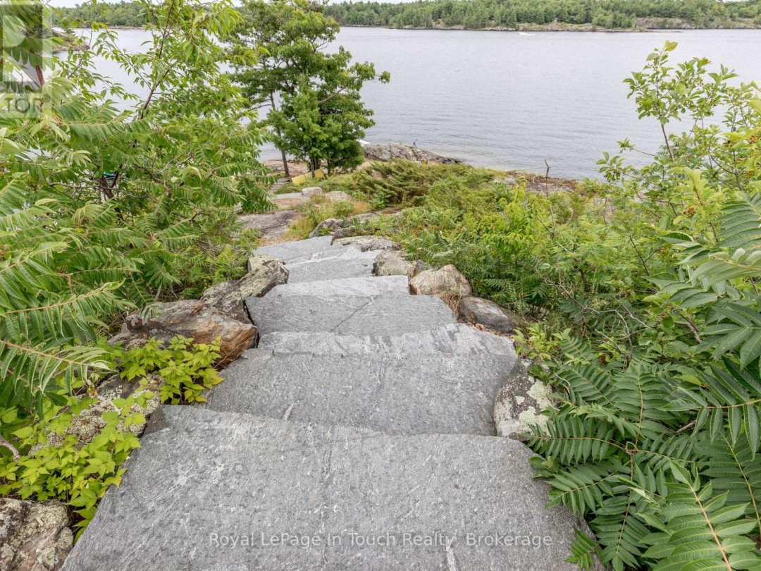 8 B686 DERBYSHIRE, Georgian Bay
