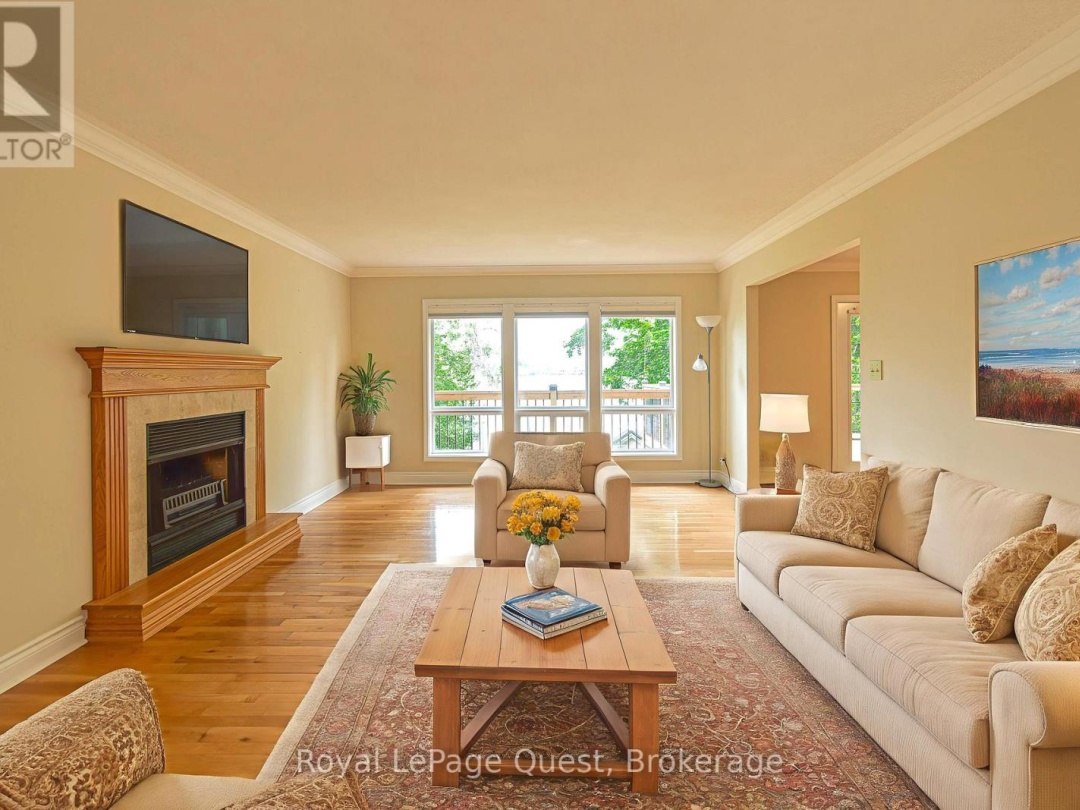 27 HEYDEN AVENUE, Lake Simcoe