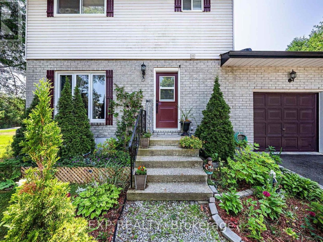 8 PINEWOOD BOULEVARD, 