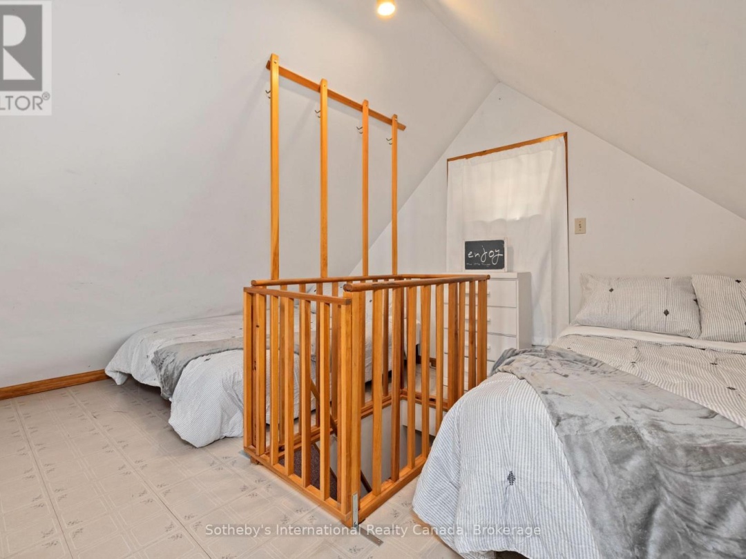 71 B717 ISLAND, Georgian Bay