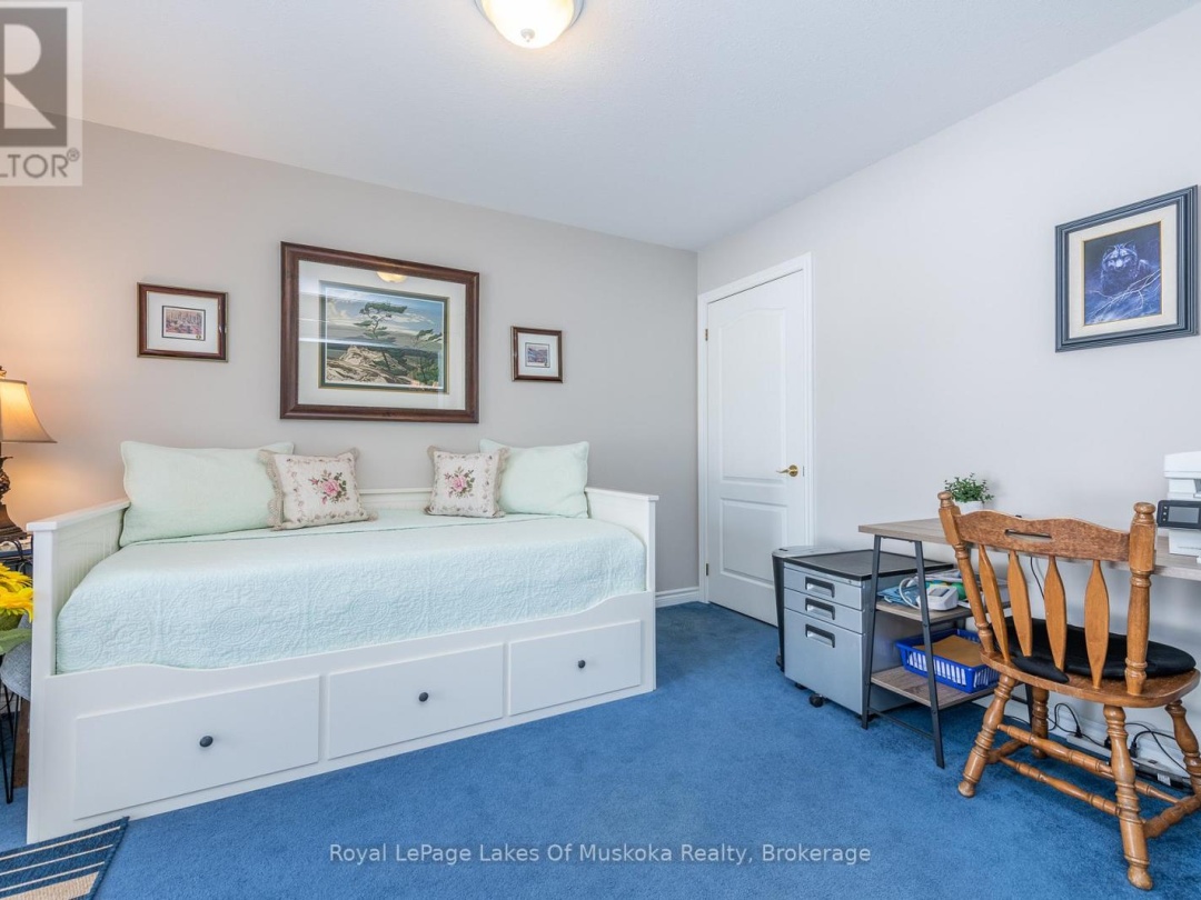 207 - 31 DAIRY LANE, Muskoka River