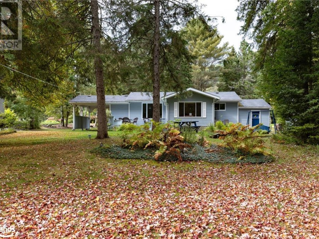 760 Riverlea Road, Muskoka River