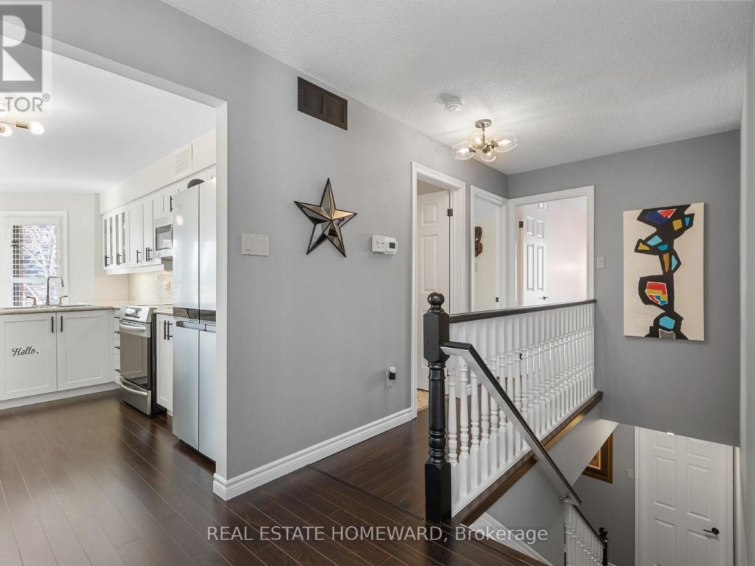 69 ISLAND BAY DRIVE W, 